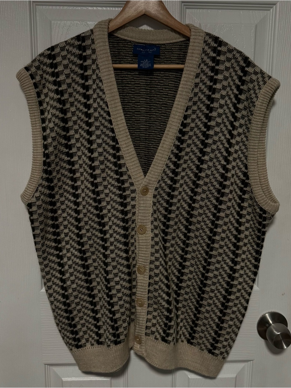 Towncraft Large Men’s Sleeveless Button Cardigan Vest - Beige and Black